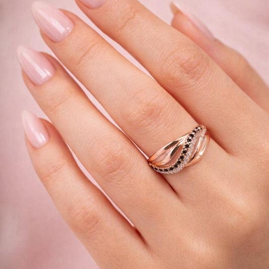 Erin - Twisted Ring with Black & White Zirconia